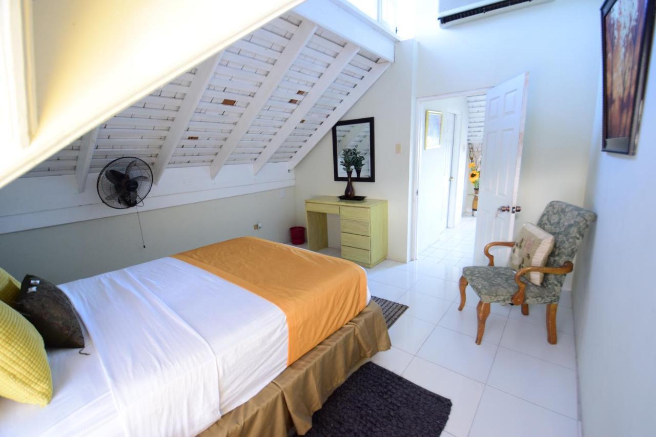 River Side Apt 9 @ Mystic Ridge. Ocho Rios Exteriör bild
