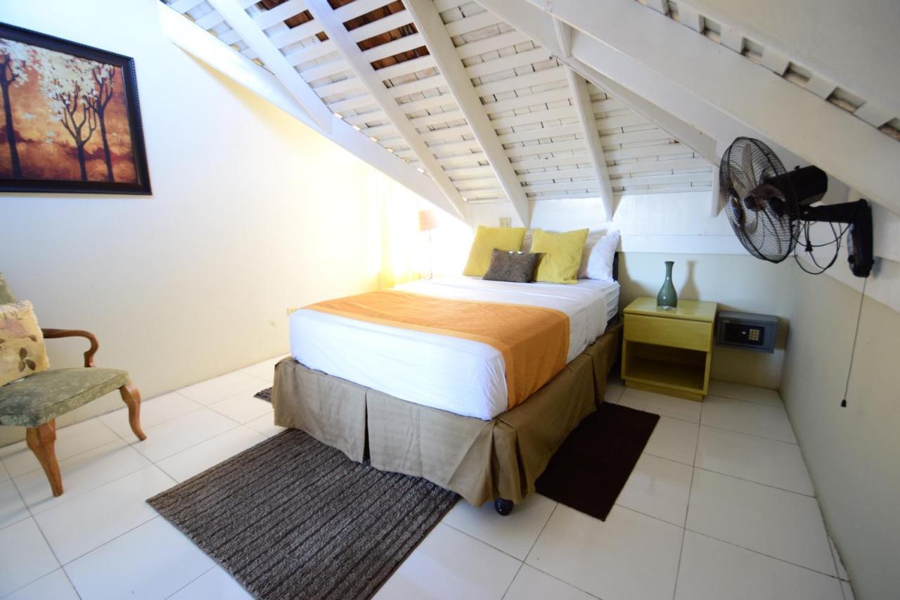 River Side Apt 9 @ Mystic Ridge. Ocho Rios Exteriör bild