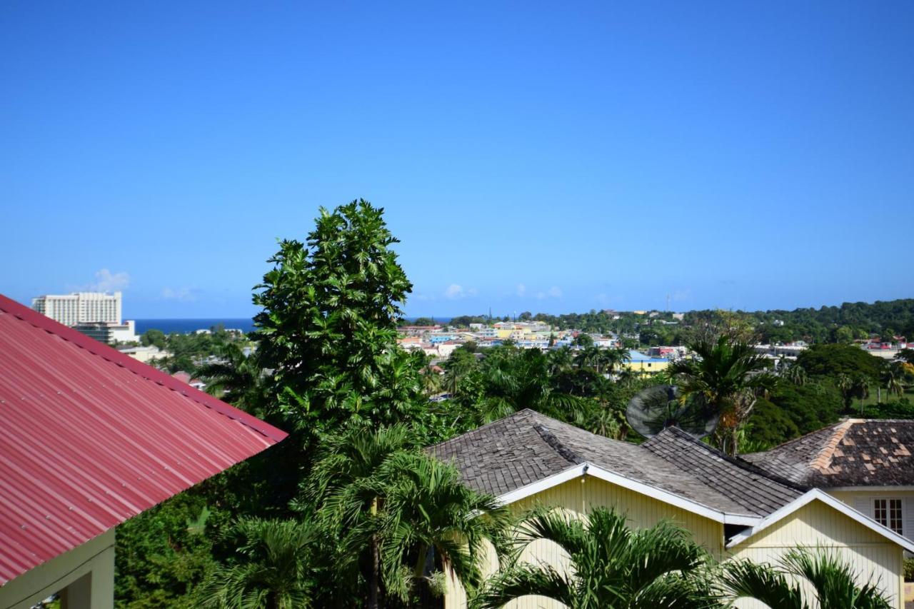 River Side Apt 9 @ Mystic Ridge. Ocho Rios Exteriör bild